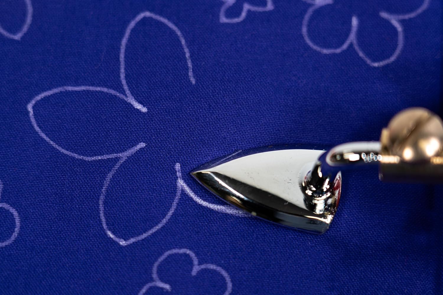 Bolígrafo Blanco de Punta Fina Clover – Soluble en Agua y Calor - Image 5