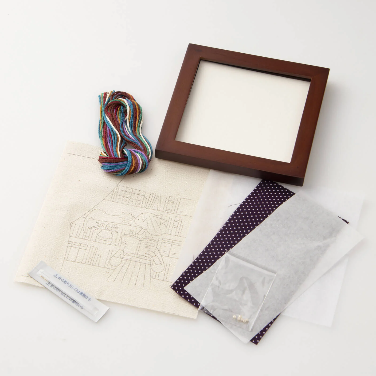 Kit de bordado "Mi vida con gatos: biblioteca" de Cosmo - Image 4